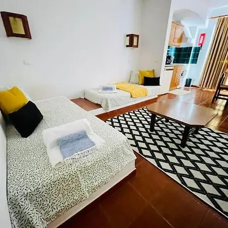 T1, Da Oura Apartment *